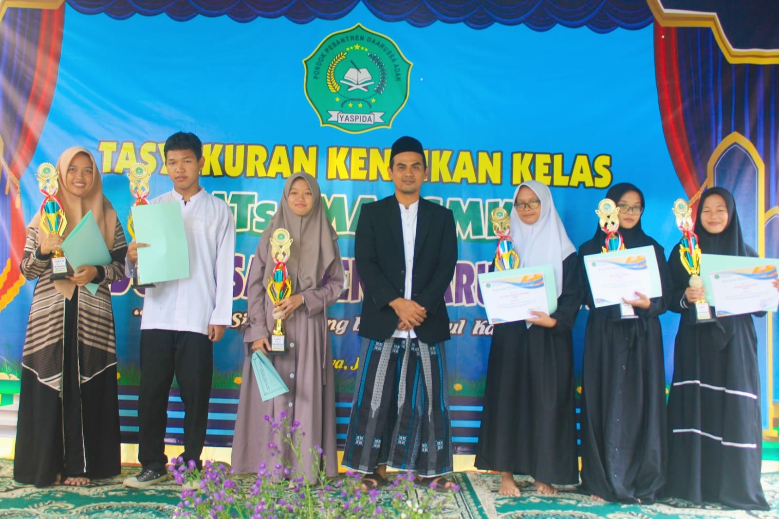 Foto Kepala Sekolah SMK Darussaadah Tangerang Kota